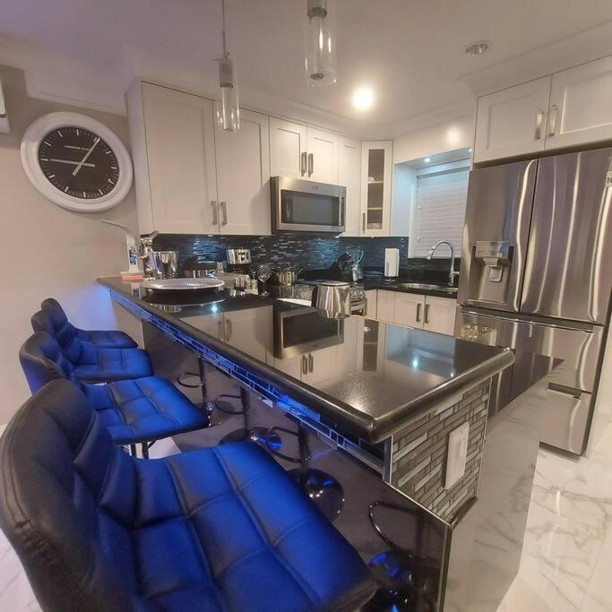 Beautiful Bright 3 Bed Townhouse Lägenhet Vancouver Exteriör bild