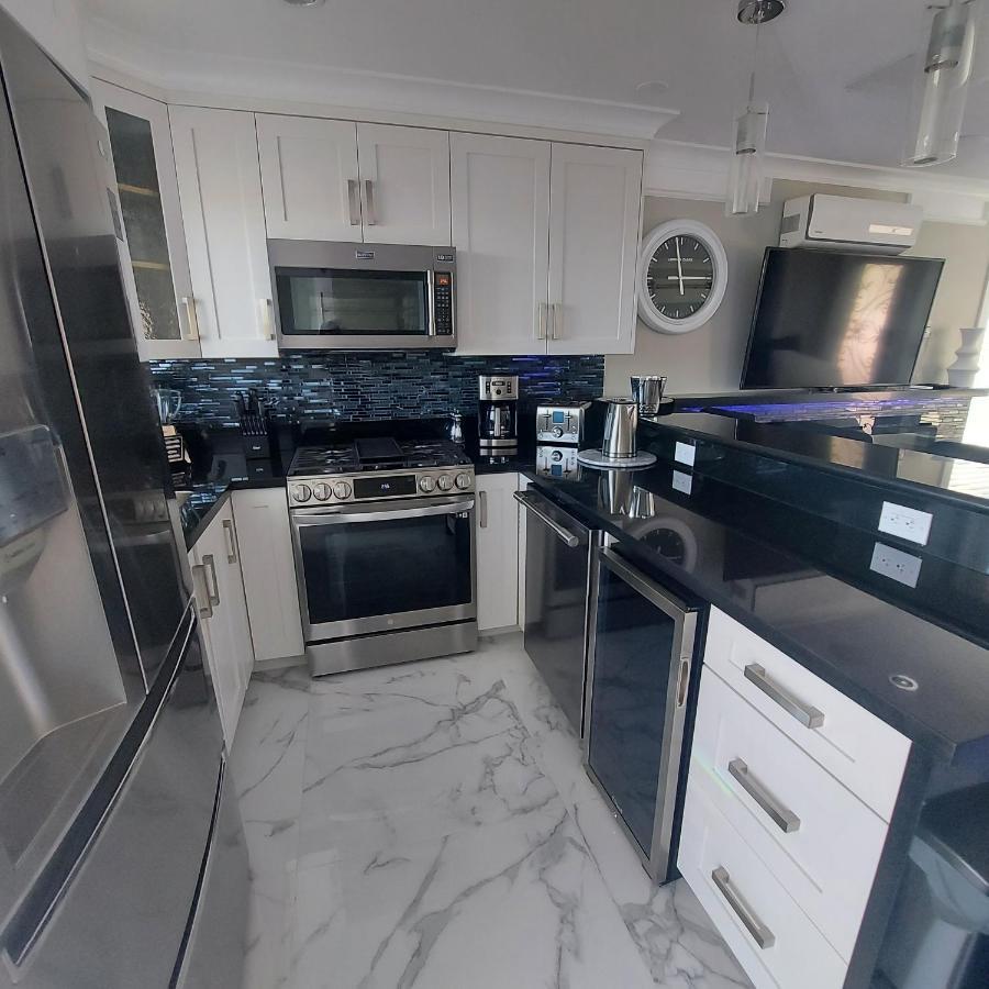Beautiful Bright 3 Bed Townhouse Lägenhet Vancouver Exteriör bild