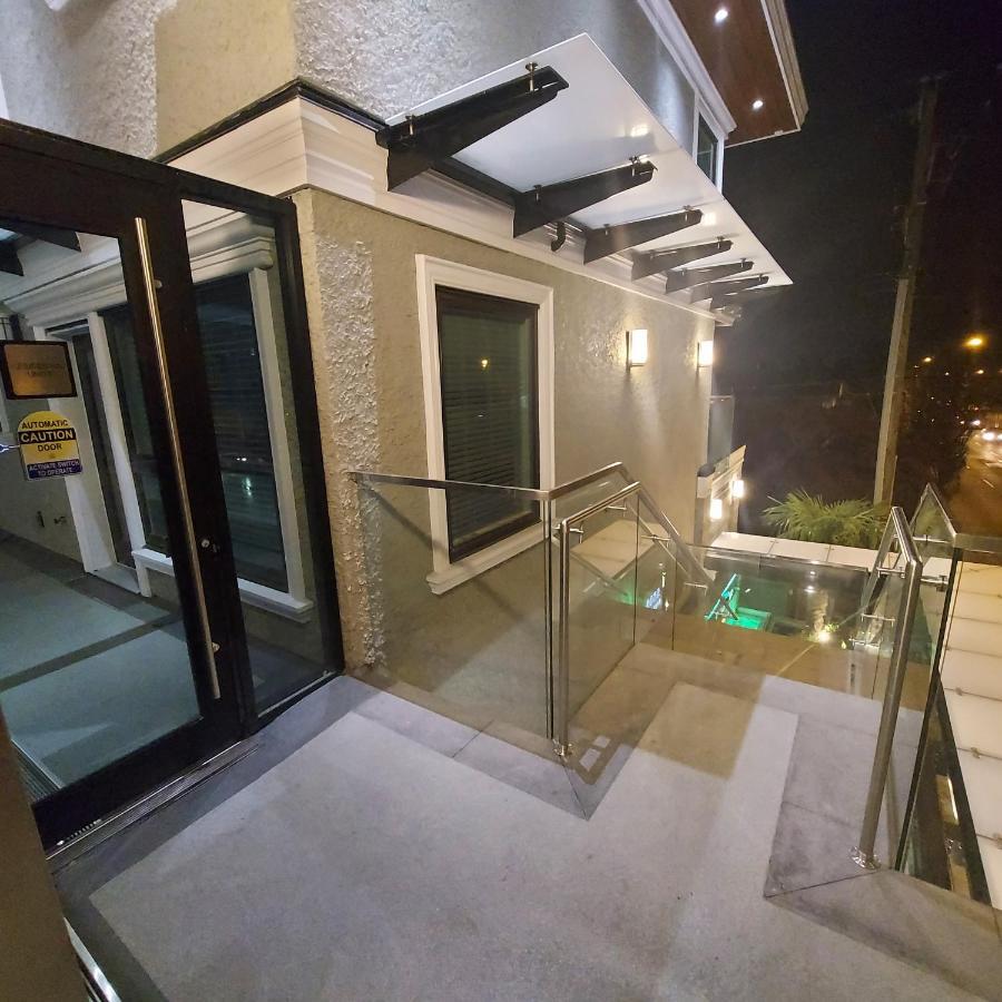 Beautiful Bright 3 Bed Townhouse Lägenhet Vancouver Exteriör bild